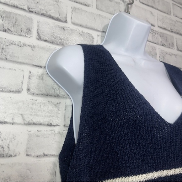Entro Stripped V-Neck Breathable Sweater Tank NWT Large - Picture 3 of 8
